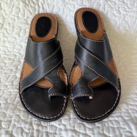 BORN (B.O.C.) Black Leather Toe Loop Slide Sandals Size 9 - Picture 2 of 7